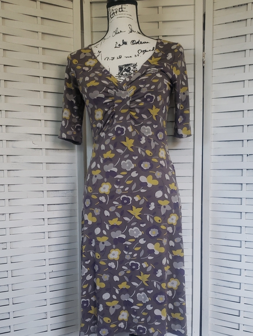 Boden Floral Midi Dress with V-Neck in Gray and Yellow Size 4R